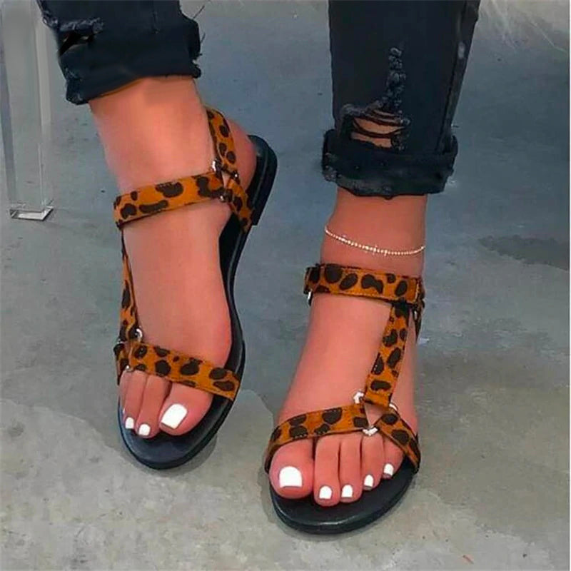 Sandales plates d'été à la mode simple