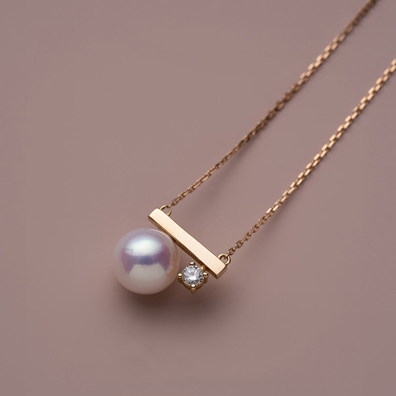 Collier avec pendentif en perle